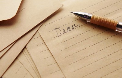 10通の手紙。あなたは誰に出しますか?